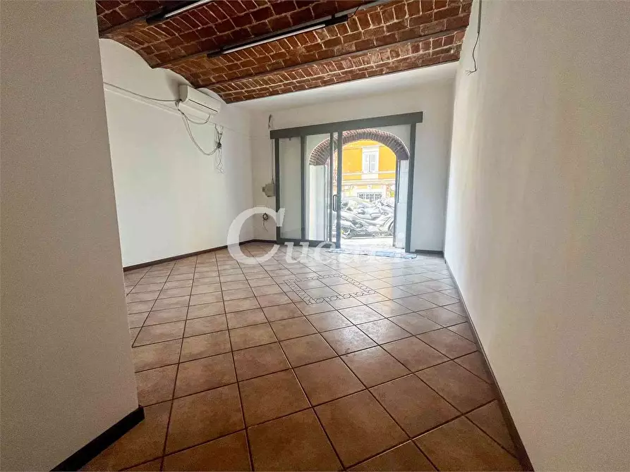 Immagine 4 di Negozio in affitto  in Via sebastiano silvestri  a Genzano Di Roma