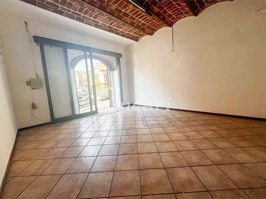 Immagine 6 di Negozio in affitto  in Via sebastiano silvestri  a Genzano Di Roma