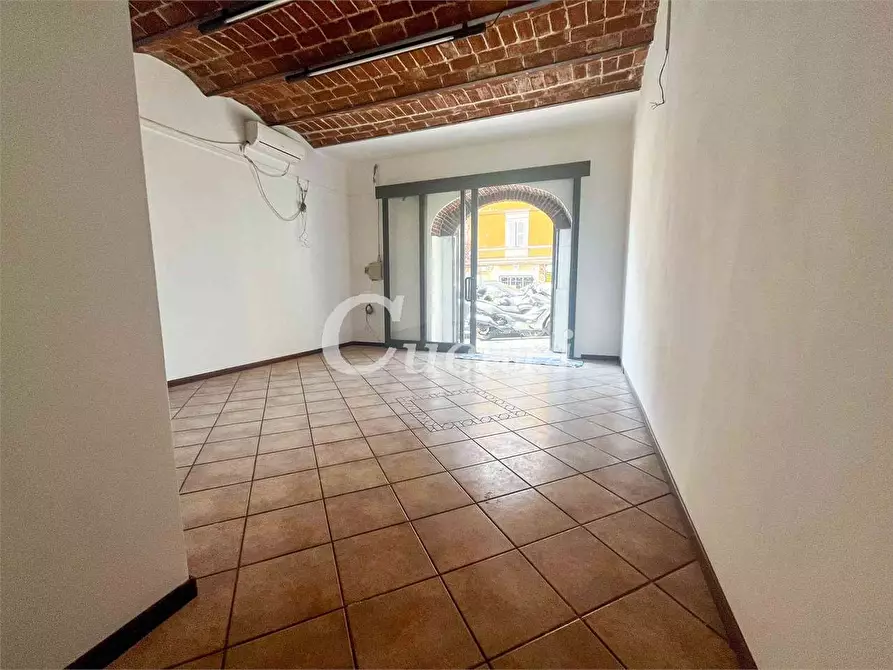 Immagine 12 di Negozio in affitto  in Via sebastiano silvestri  a Genzano Di Roma