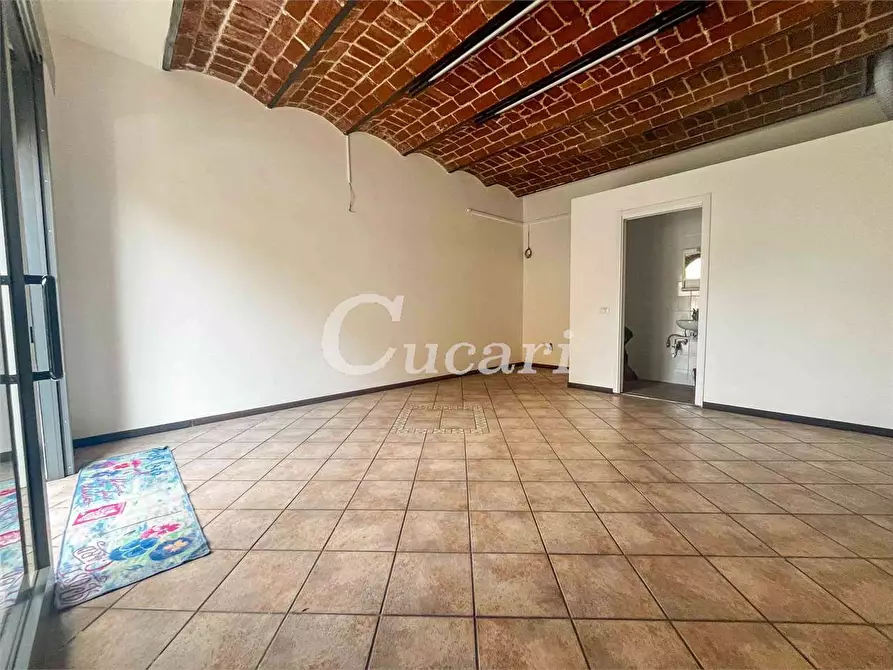 Immagine 9 di Negozio in affitto  in Via sebastiano silvestri  a Genzano Di Roma