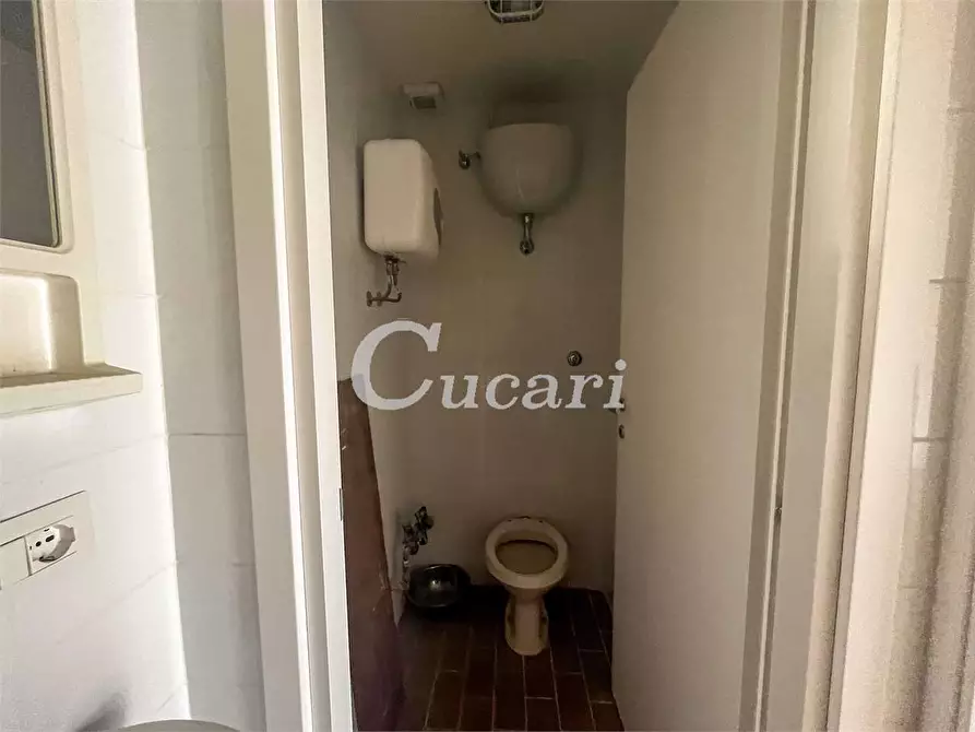 Immagine 17 di Negozio in affitto  in Via sebastiano silvestri  a Genzano Di Roma