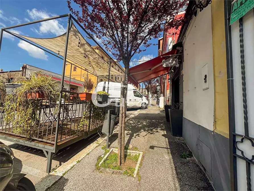 Immagine 25 di Negozio in affitto  in Via sebastiano silvestri  a Genzano Di Roma