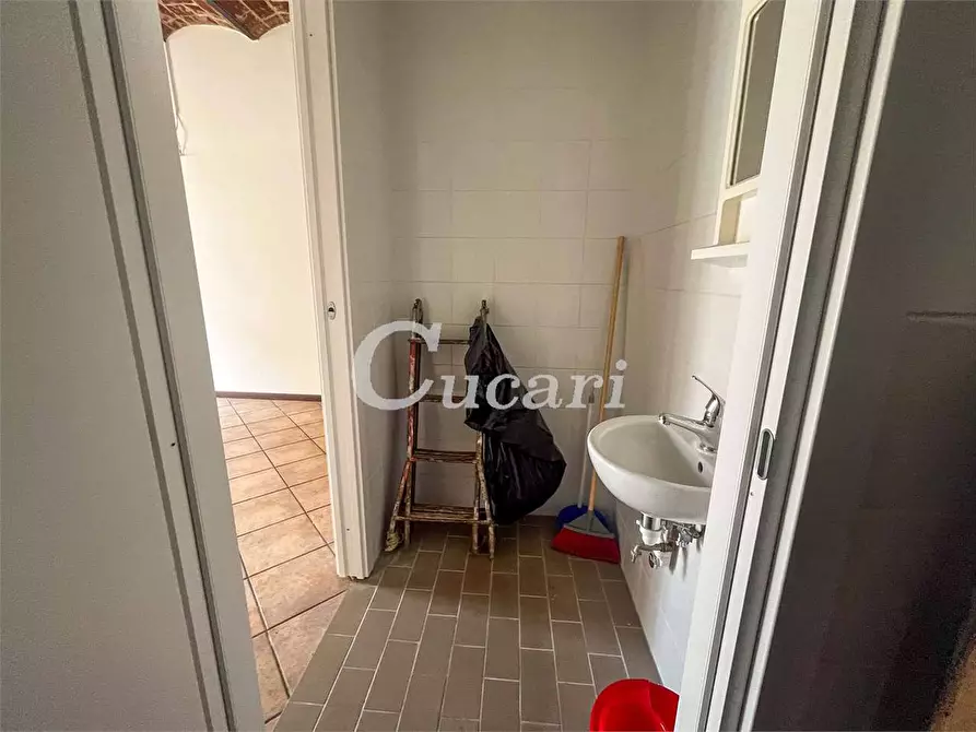 Immagine 18 di Negozio in affitto  in Via sebastiano silvestri  a Genzano Di Roma