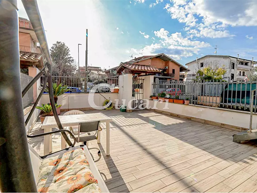 Immagine 2 di Villetta a schiera in vendita  in Via Palagonia a Roma