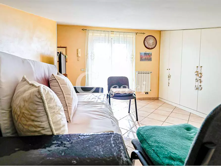 Immagine 15 di Villetta a schiera in vendita  in Via Palagonia a Roma