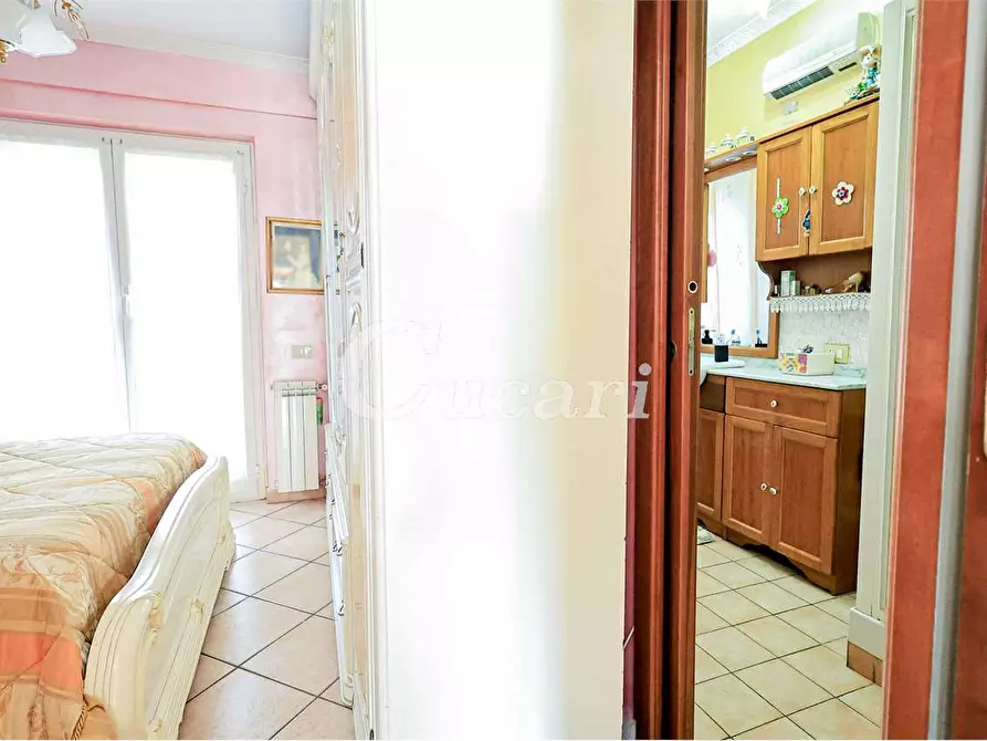 Immagine 20 di Villetta a schiera in vendita  in Via Palagonia a Roma