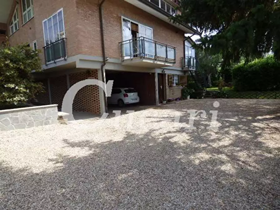 Immagine 42 di Attico in affitto  in via umberto pavone a Grottaferrata