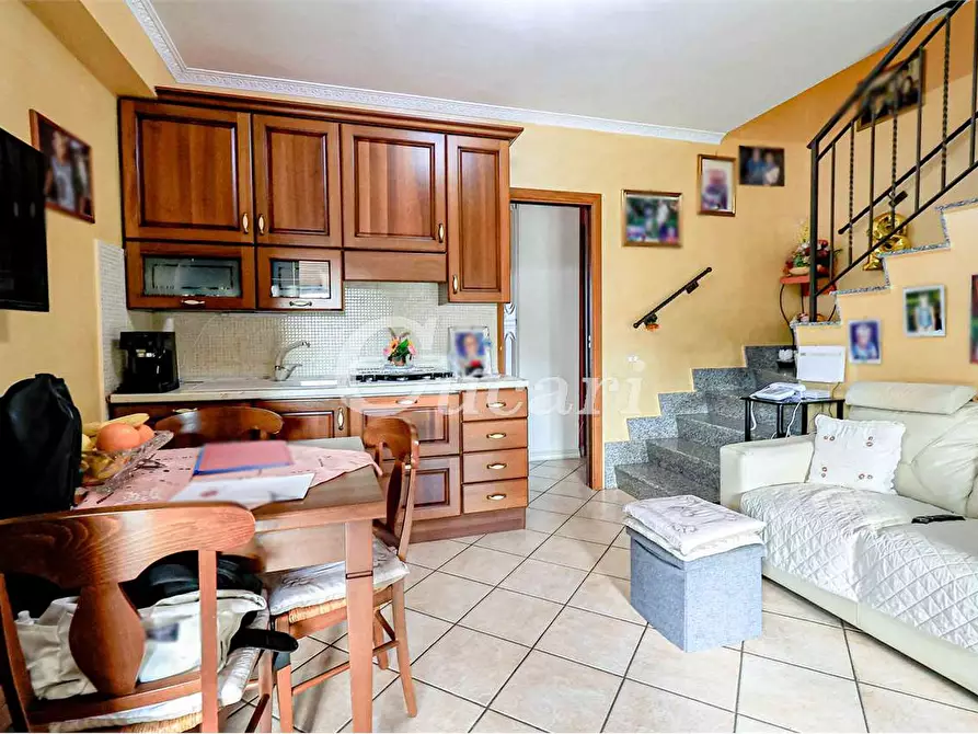 Immagine 6 di Villetta a schiera in vendita  in Via Palagonia a Roma