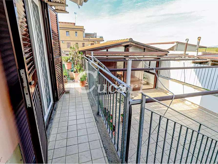 Immagine 34 di Villetta a schiera in vendita  in Via Palagonia a Roma