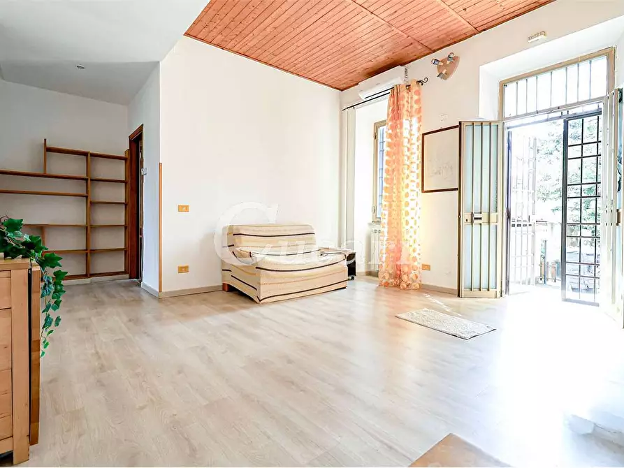 Immagine 5 di Bilocale in vendita  in Via del Divino Amore  a Marino