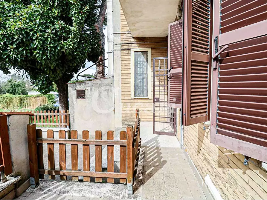 Immagine 33 di Bilocale in vendita  in Via del Divino Amore  a Marino