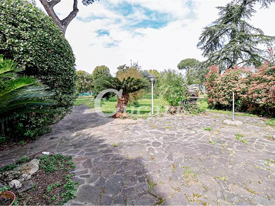 Immagine 32 di Bilocale in vendita  in Via del Divino Amore  a Marino