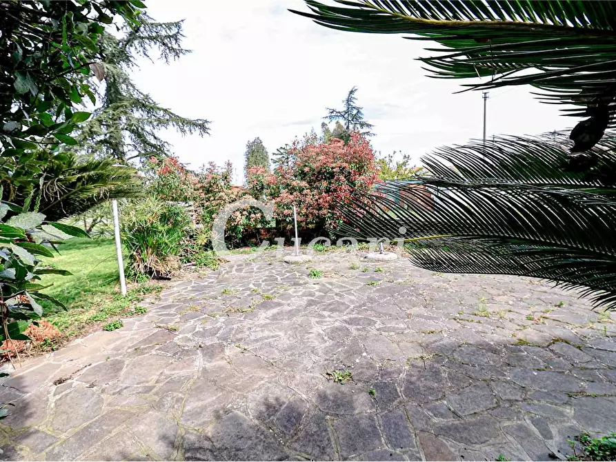 Immagine 19 di Bilocale in vendita  in Via del Divino Amore  a Marino