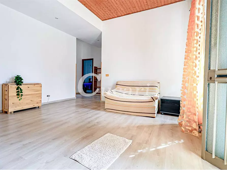 Immagine 3 di Bilocale in vendita  in Via del Divino Amore  a Marino