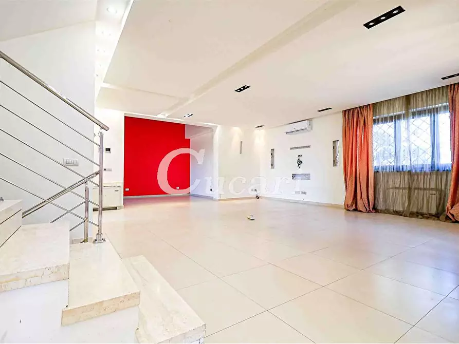 Immagine 1 di Casa bifamiliare in vendita  in Via Enrico Fermi a Frascati