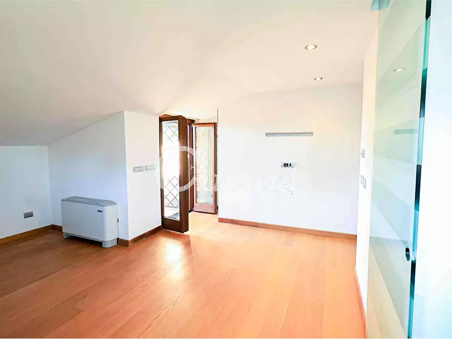 Immagine 26 di Casa bifamiliare in vendita  in Via Enrico Fermi a Frascati