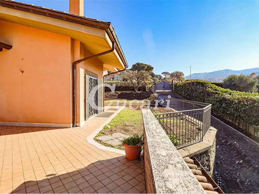 Immagine 43 di Casa bifamiliare in vendita  in Via Enrico Fermi a Frascati