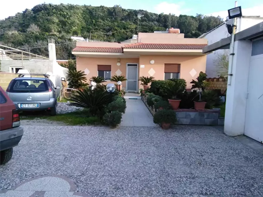 Immagine 1 di Villa in vendita  a Messina