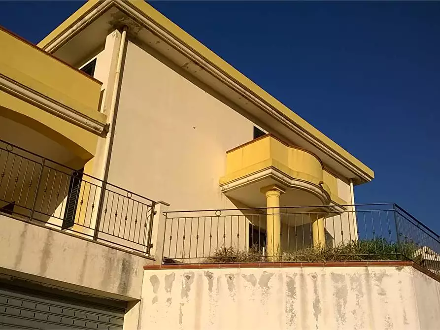 Immagine 1 di Villa in affitto  a Saponara