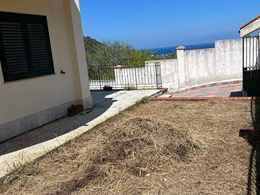 Immagine 2 di Villa in vendita  a Saponara