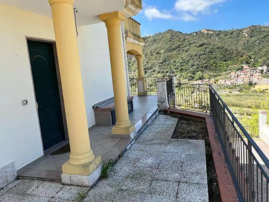 Immagine 3 di Villa in vendita  a Saponara