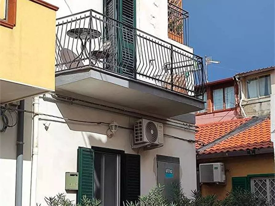 Immagine 3 di Casa indipendente in vendita  a Messina