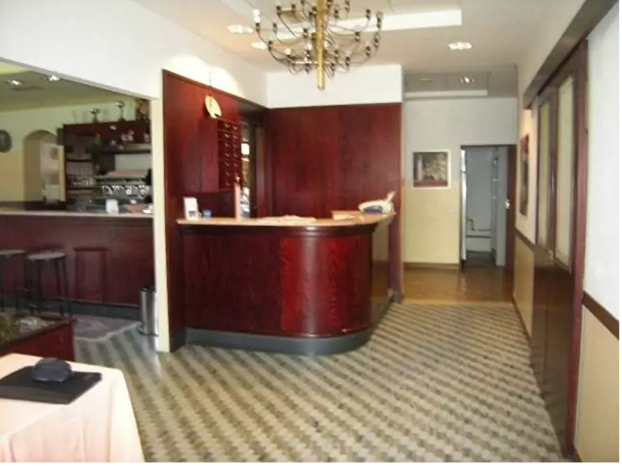 Immagine 3 di Hotel in vendita  in strada dei laghi 2 a Terenzo