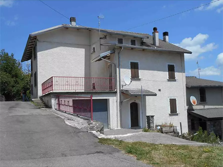 Immagine 1 di Casa bifamiliare in vendita  a Berceto
