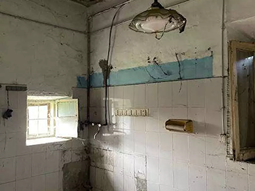 Immagine 10 di Rustico / casale in vendita  in VIA CREMONESE a Parma