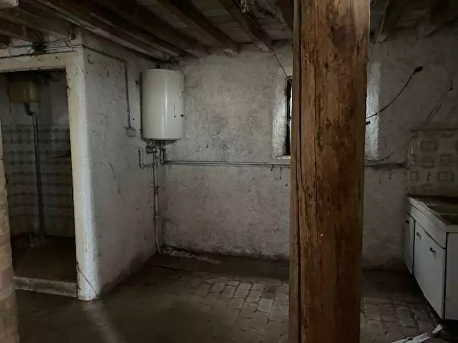 Immagine 25 di Rustico / casale in vendita  in VIA CREMONESE a Parma