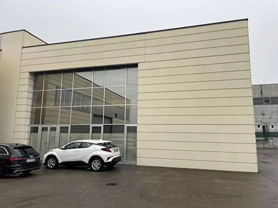 Immagine 3 di Capannone industriale in vendita  in STRADA MARTINELLA 74 a Parma