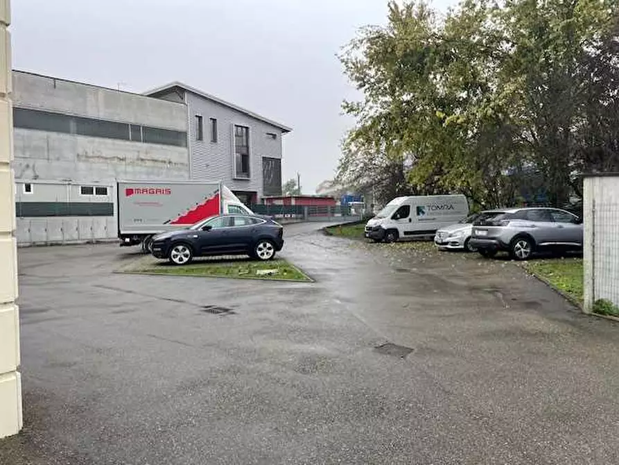 Immagine 4 di Capannone industriale in vendita  in STRADA MARTINELLA 74 a Parma