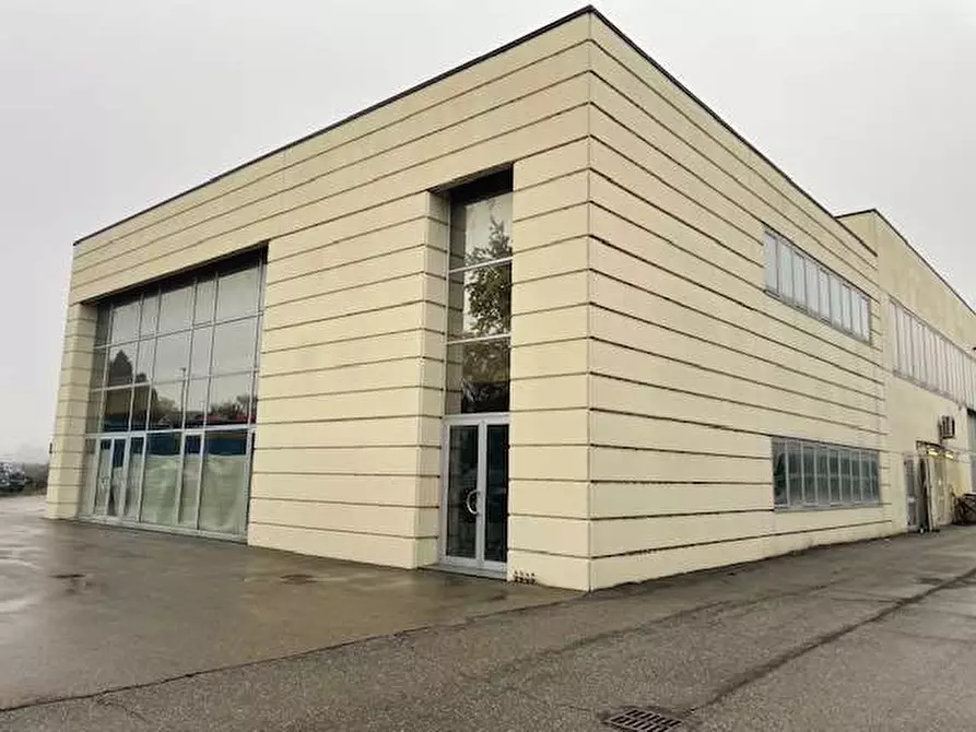 Immagine 1 di Capannone industriale in vendita  in STRADA MARTINELLA 74 a Parma