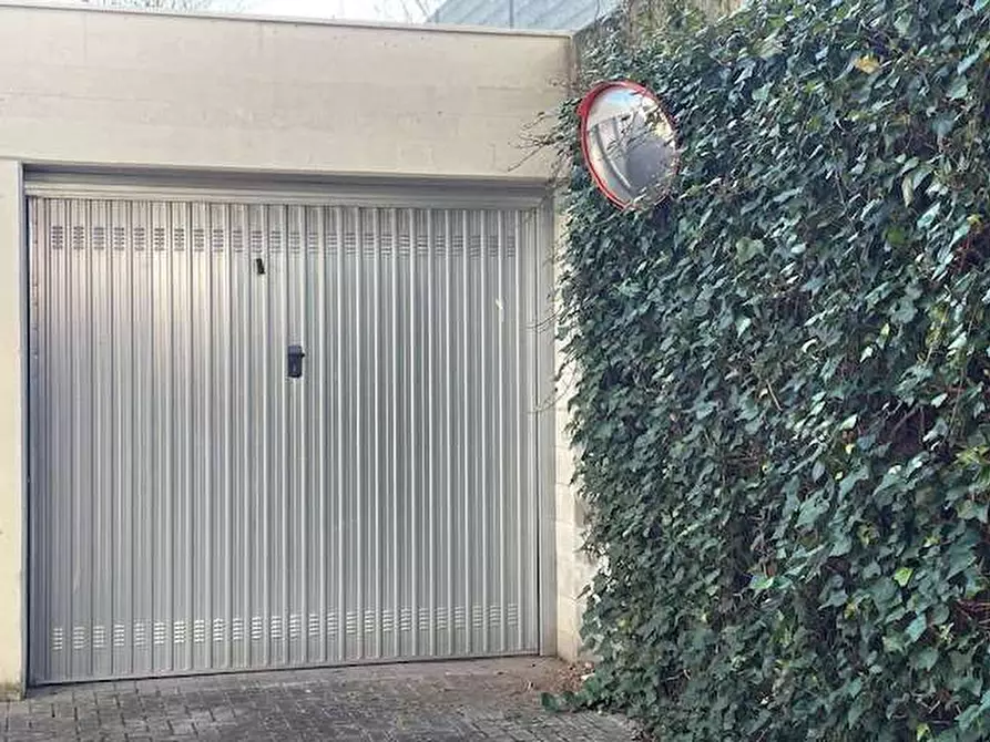 Immagine 7 di Garage in vendita  in VIA GIUDITTA SIDOLI a Parma