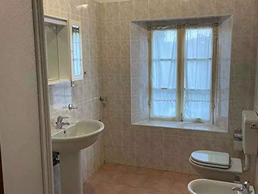 Immagine 7 di Appartamento in affitto  in PIAZZA ROMA 26 a Tizzano Val Parma