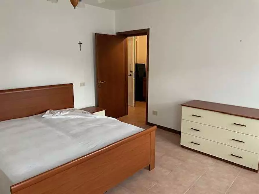 Immagine 6 di Appartamento in affitto  in PIAZZA ROMA 26 a Tizzano Val Parma