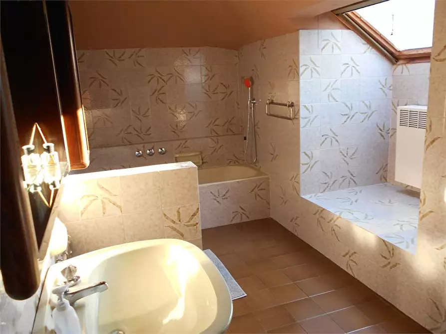 Immagine 59 di Villa in vendita  in strada maiatico 51 a Sala Baganza