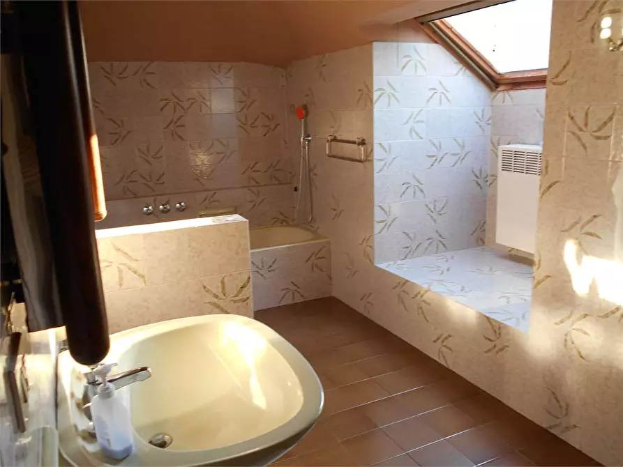 Immagine 61 di Villa in vendita  in strada maiatico 51 a Sala Baganza