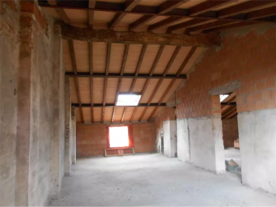 Immagine 34 di Rustico / casale in vendita  in strada certosino a Parma