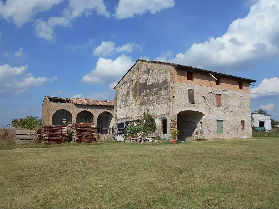 Immagine 42 di Rustico / casale in vendita  in strada certosino a Parma