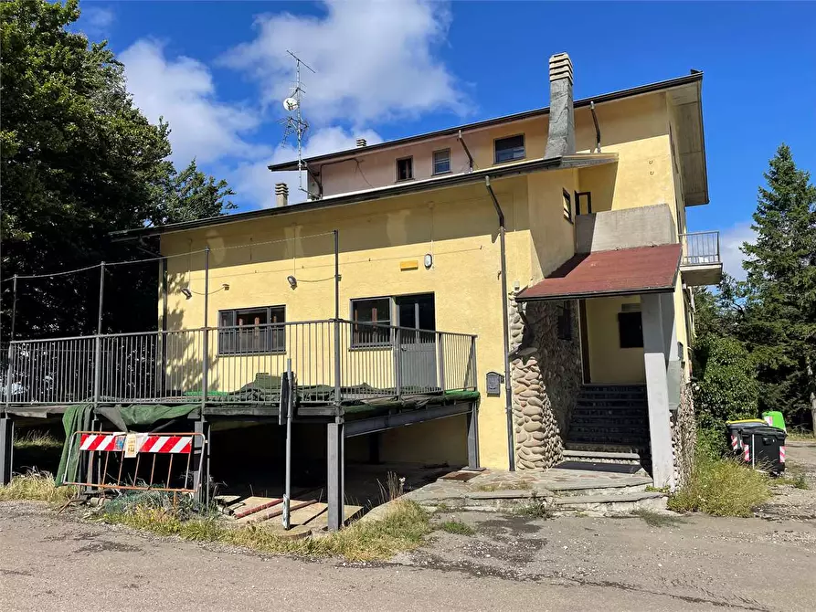Immagine 10 di Hotel in vendita  in piazzale bocchi noé 5 a Tizzano Val Parma
