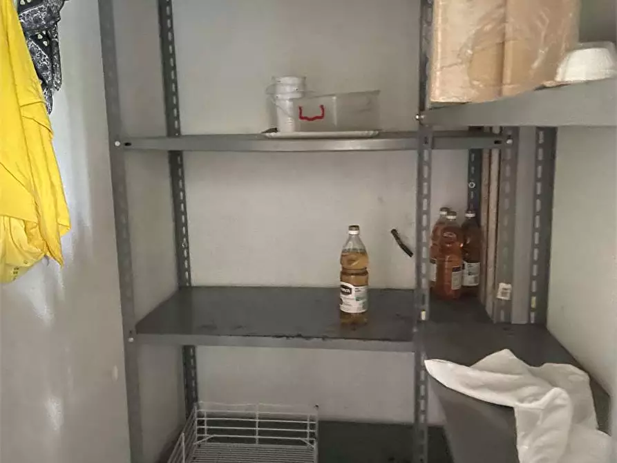 Immagine 30 di Hotel in vendita  in piazzale bocchi noé 5 a Tizzano Val Parma