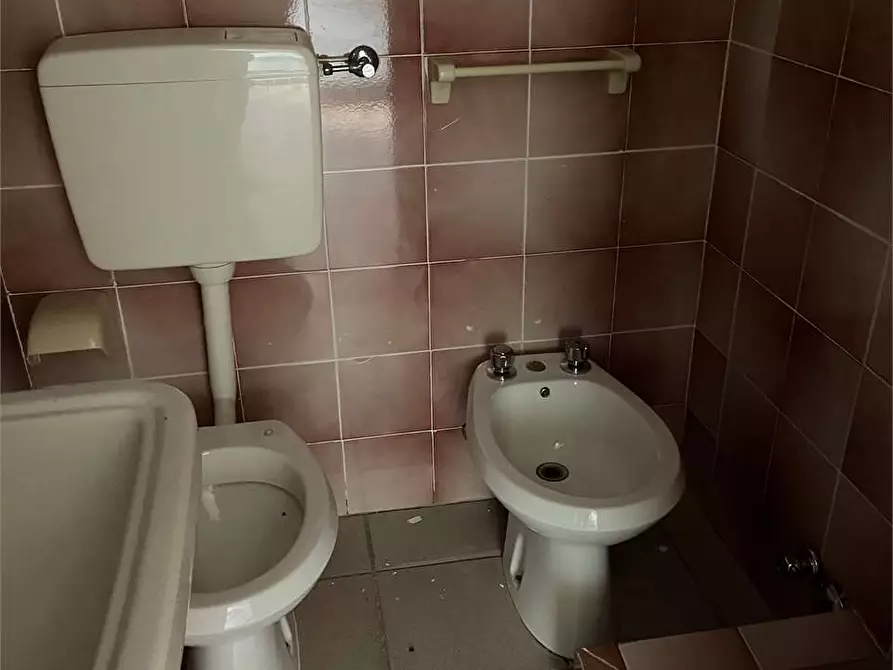 Immagine 35 di Hotel in vendita  in piazzale bocchi noé 5 a Tizzano Val Parma