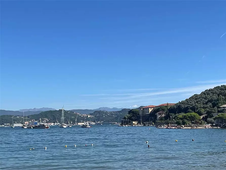 Immagine 18 di Bilocale in vendita  in VIA ROMA a Portovenere