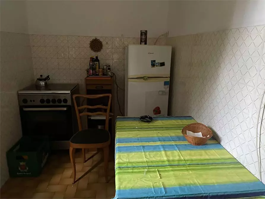 Immagine 25 di Stabile in vendita  in strada casagalvana a Tizzano Val Parma