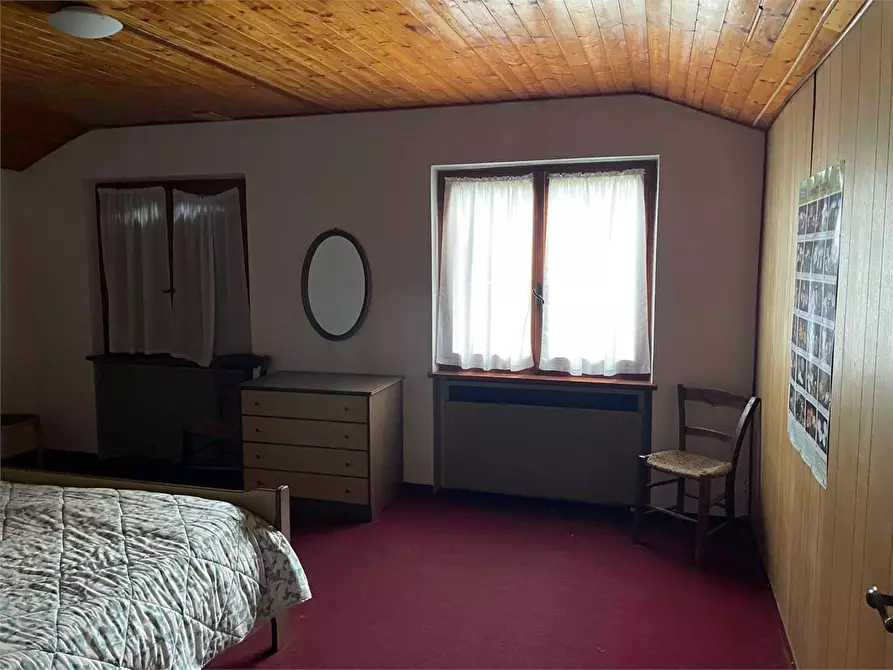 Immagine 33 di Stabile in vendita  in strada casagalvana a Tizzano Val Parma