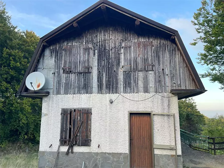 Immagine 8 di Stabile in vendita  in strada casagalvana a Tizzano Val Parma