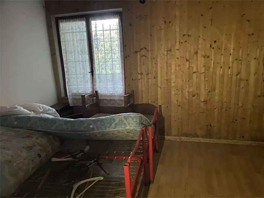 Immagine 13 di Stabile in vendita  in strada casagalvana a Tizzano Val Parma