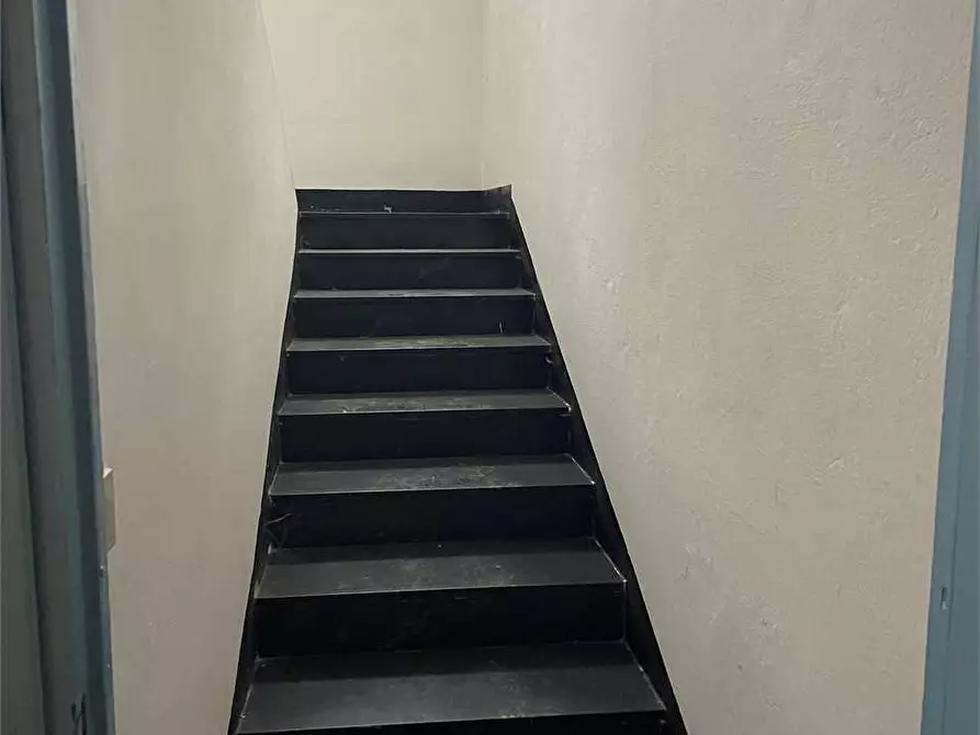 Immagine 45 di Stabile in vendita  in piazzale bocchi noé 5 a Tizzano Val Parma