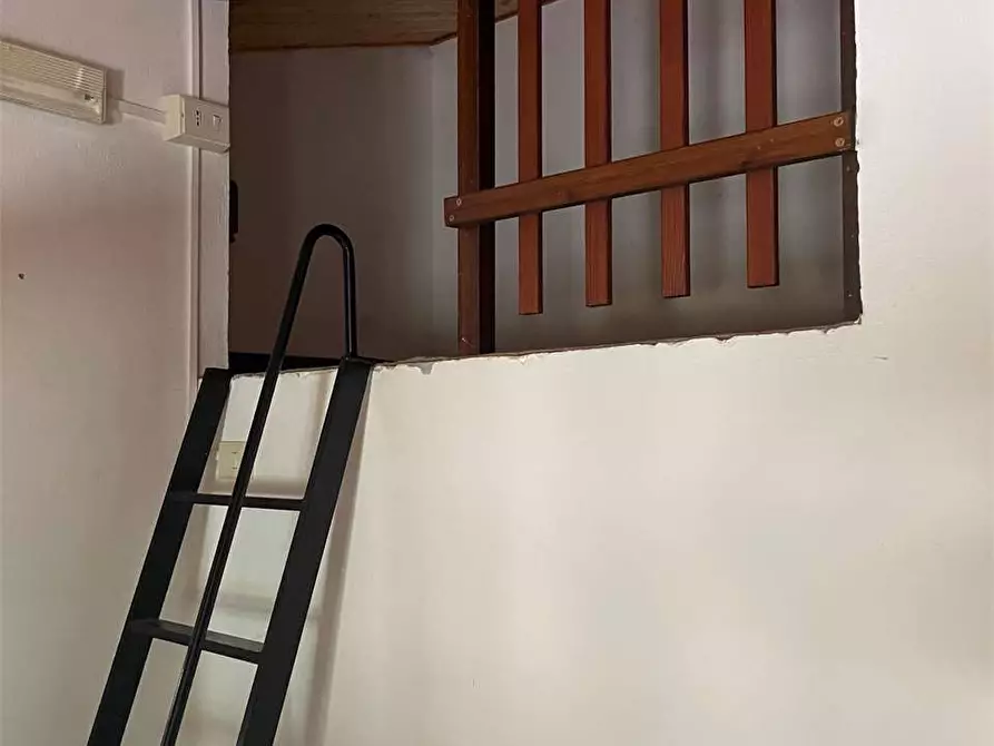 Immagine 53 di Stabile in vendita  in piazzale bocchi noé 5 a Tizzano Val Parma